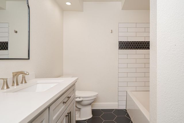 6990 Auburn Folsom Rd, Granite Bay, CA 95746
