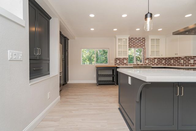 6990 Auburn Folsom Rd, Granite Bay, CA 95746