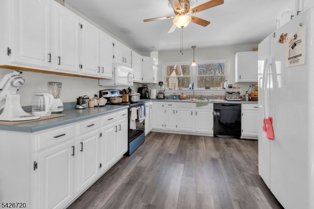 213 Sand Shore Rd, Mount Olive Twp., NJ 07828