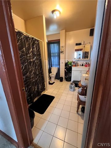 1131 Whitesboro Street, Utica, NY 13502