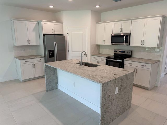 6570 SE Park Trace Drive, Stuart, FL 34997