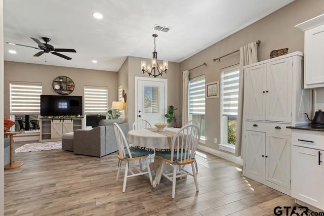 17110 Crossing Circle, Lindale, TX 75771