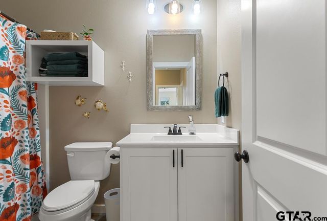 17110 Crossing Circle, Lindale, TX 75771