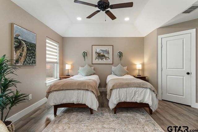 17110 Crossing Circle, Lindale, TX 75771