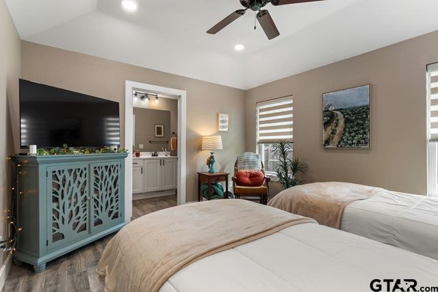 17110 Crossing Circle, Lindale, TX 75771