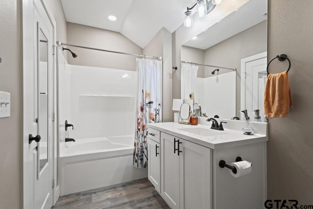 17110 Crossing Circle, Lindale, TX 75771