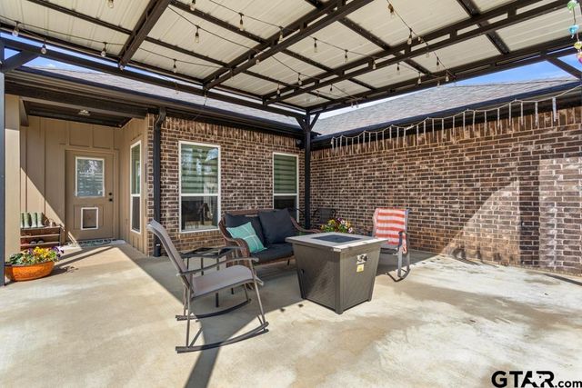 17110 Crossing Circle, Lindale, TX 75771