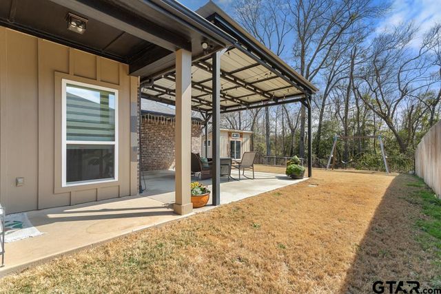 17110 Crossing Circle, Lindale, TX 75771