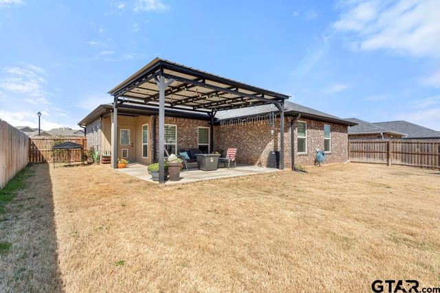 17110 Crossing Circle, Lindale, TX 75771