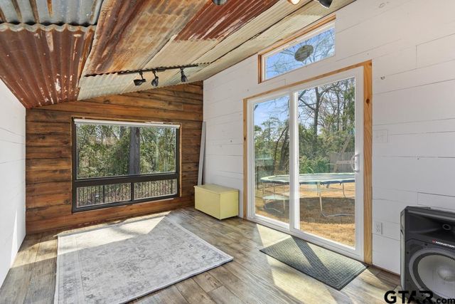 17110 Crossing Circle, Lindale, TX 75771