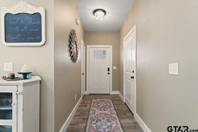 17110 Crossing Circle, Lindale, TX 75771