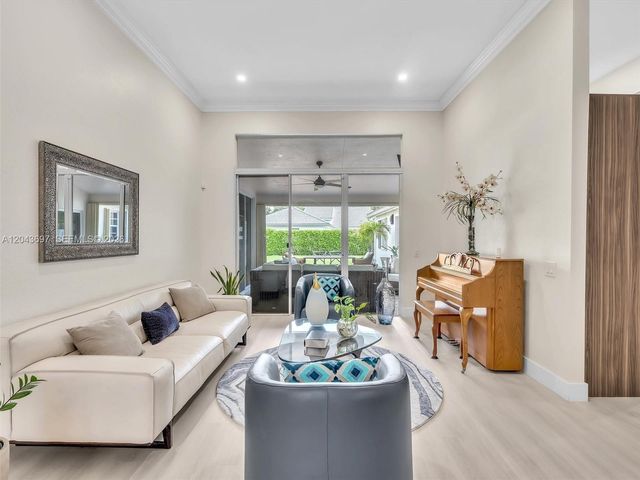 639 Verona Place 639, Weston, FL 33326