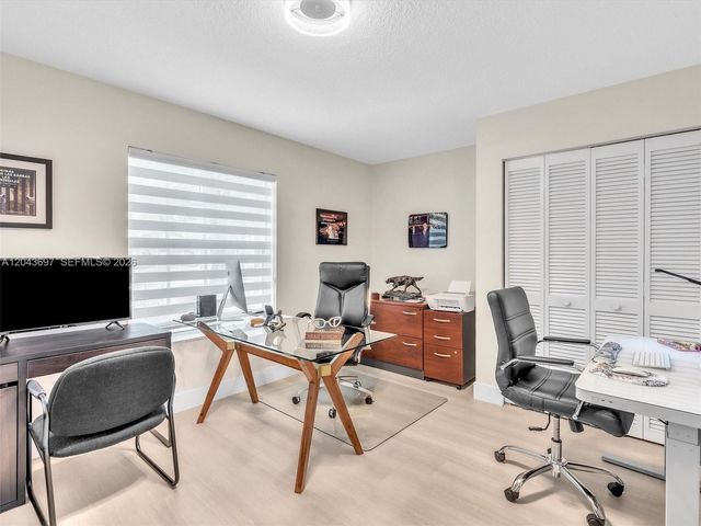 639 Verona Place 639, Weston, FL 33326