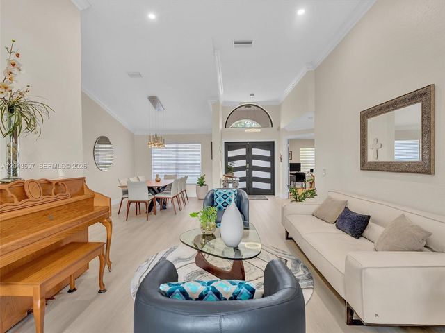 639 Verona Place 639, Weston, FL 33326