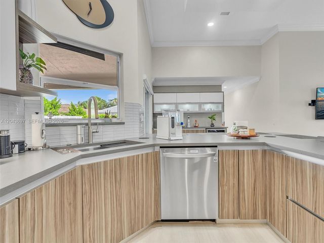 639 Verona Place 639, Weston, FL 33326