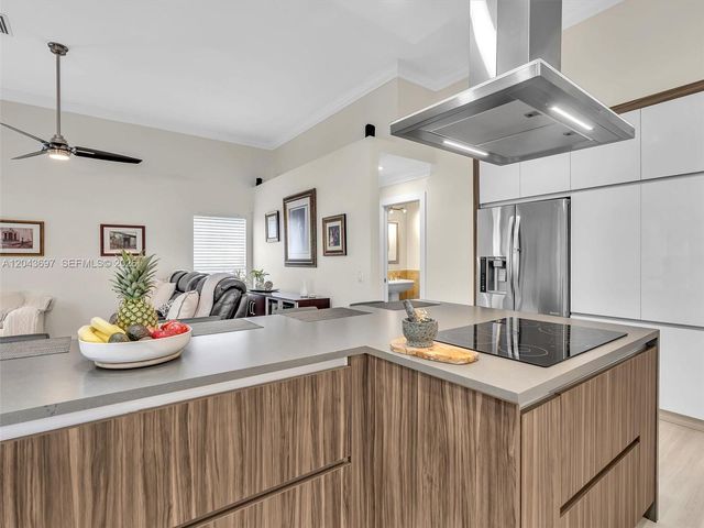 639 Verona Place 639, Weston, FL 33326