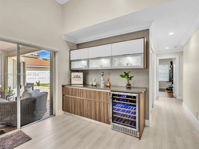 639 Verona Place 639, Weston, FL 33326