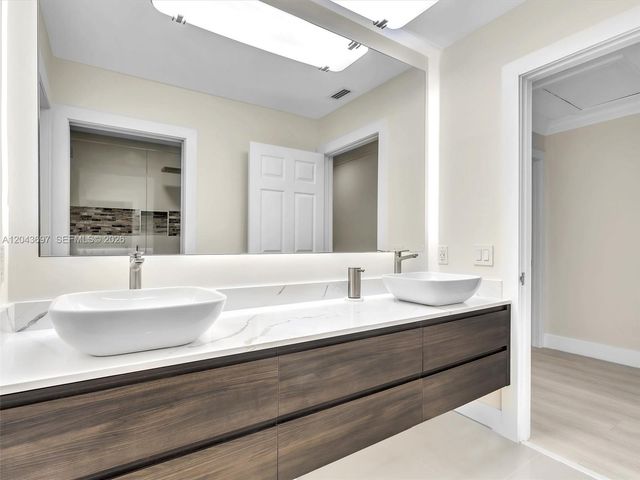 639 Verona Place 639, Weston, FL 33326