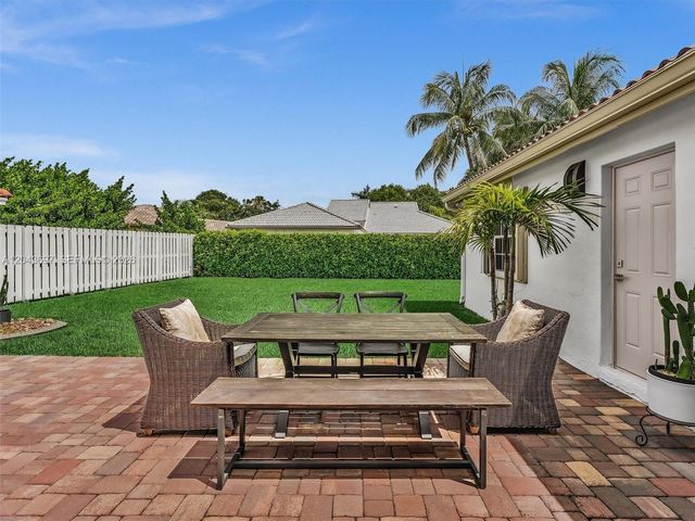 639 Verona Place 639, Weston, FL 33326