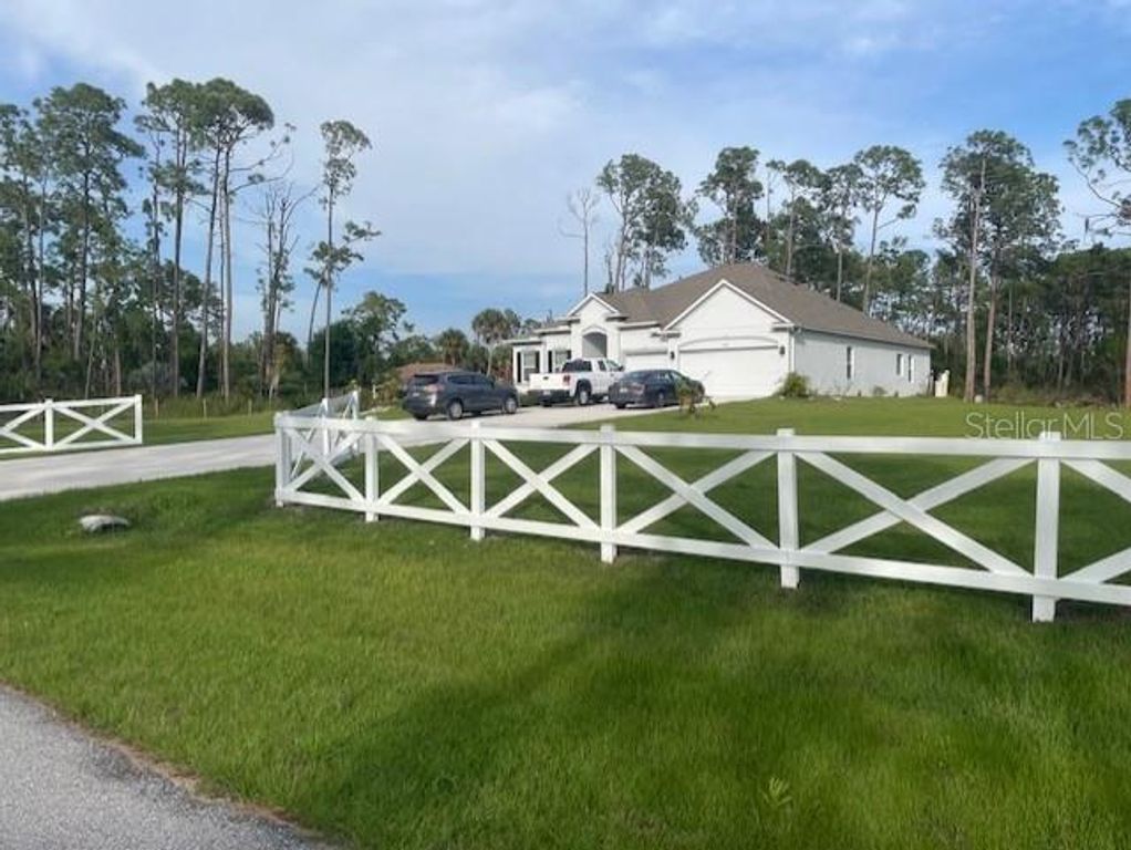 Image 3 of property listing at 6476 DUNBARTON STREET, North Port, FL 34291