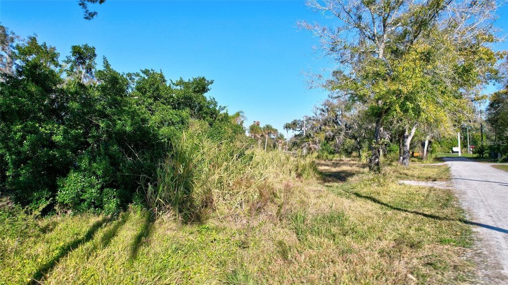 2619 16TH AVENUE DRIVE E, BRADENTON, FL 34208 — photo 5