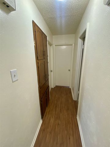 7513 Meadowbrook Drive, Watauga, TX 76148