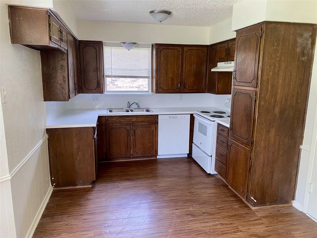 7513 Meadowbrook Drive, Watauga, TX 76148