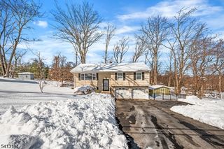 7 Alpine Dr, Butler Boro, NJ 07405