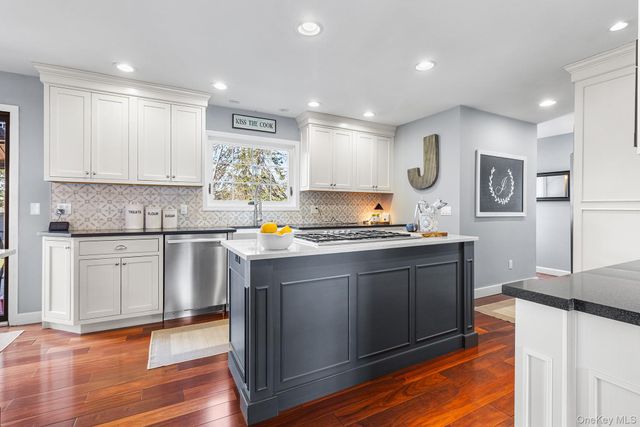 30 Myrtle Lane, East Patchogue, NY 11772