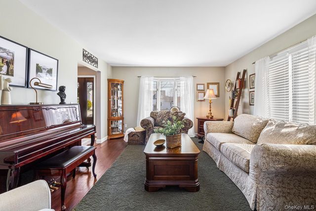 30 Myrtle Lane, East Patchogue, NY 11772