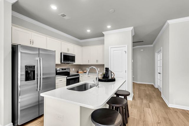 1110 Hainer Place Dr, Conway, SC 29526