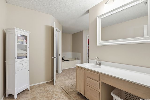 7143 Shadow Run, San Antonio, TX 78250