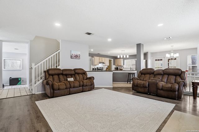 7143 Shadow Run, San Antonio, TX 78250