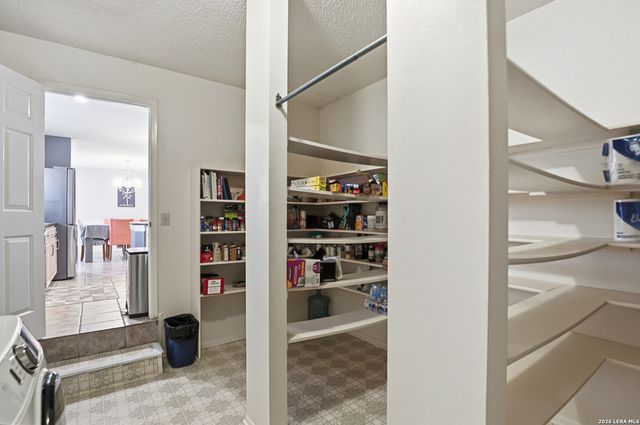 7143 Shadow Run, San Antonio, TX 78250