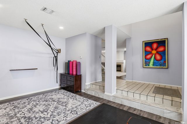 7143 Shadow Run, San Antonio, TX 78250