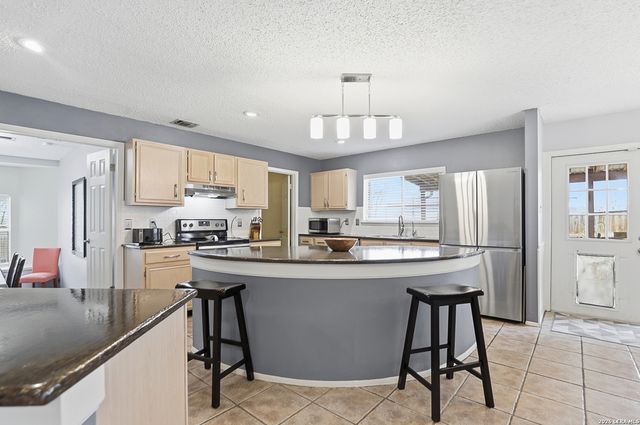 7143 Shadow Run, San Antonio, TX 78250