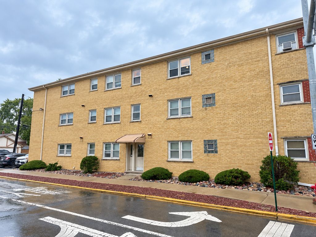 1543 Harlem Avenue 3W, Forest Park, IL 60130