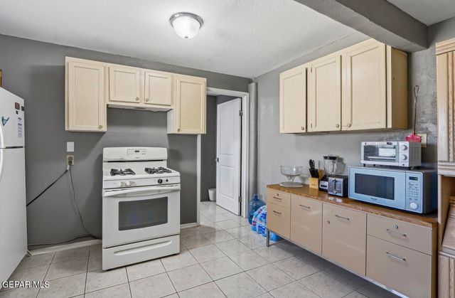 4708 FLOWER Drive, El Paso, TX 79905