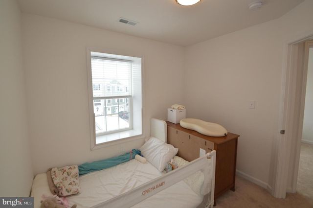 320 AVON DR, Red Lion, PA 17356