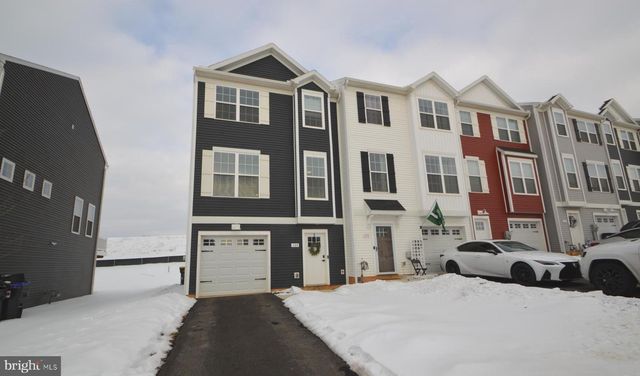 320 AVON DR, Red Lion, PA 17356