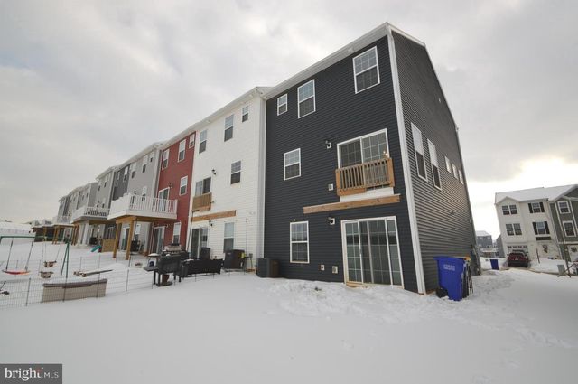 320 AVON DR, Red Lion, PA 17356