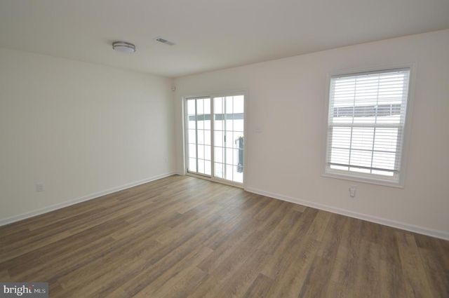 320 AVON DR, Red Lion, PA 17356