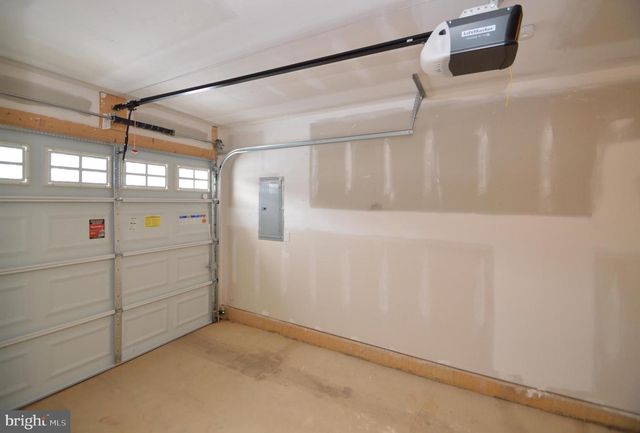 320 AVON DR, Red Lion, PA 17356