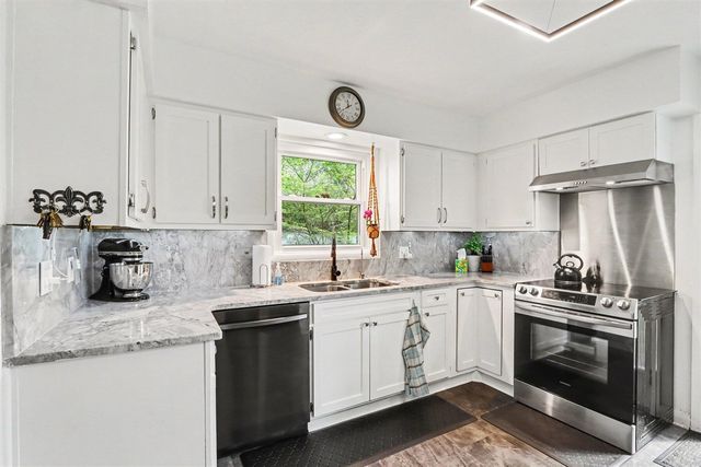 3009 Bronson Boulevard, Kalamazoo, MI 49008