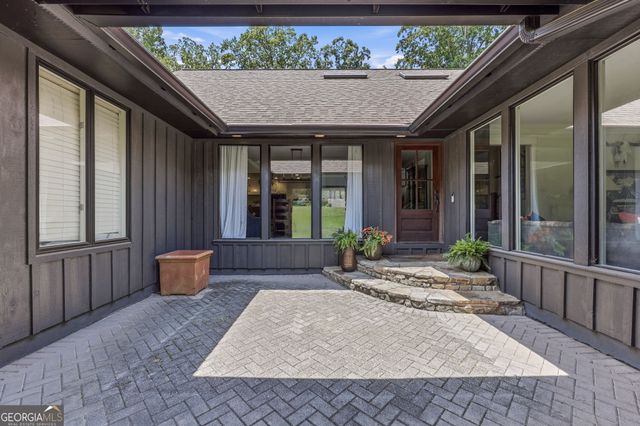 143 Woodlake Drive, Gainesville, GA 30506