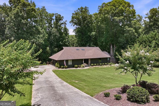 143 Woodlake Drive, Gainesville, GA 30506