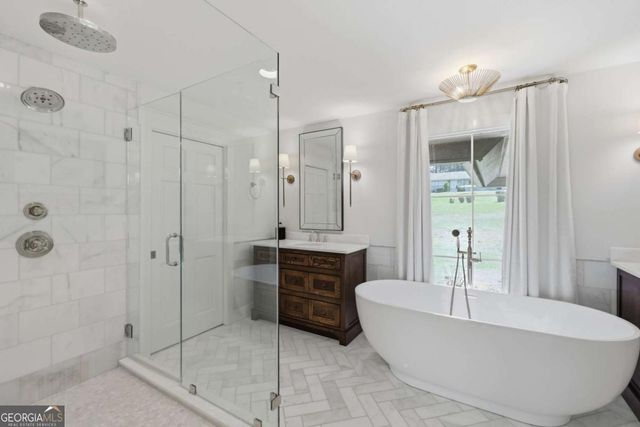 143 Woodlake Drive, Gainesville, GA 30506