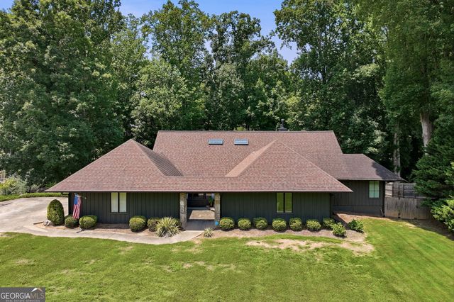 143 Woodlake Drive, Gainesville, GA 30506