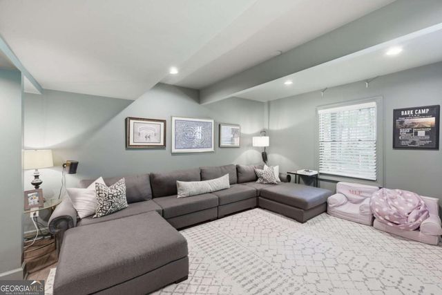 143 Woodlake Drive, Gainesville, GA 30506