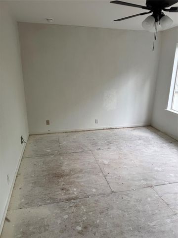 100 Litchfield Lane, Houston, TX 77024